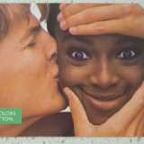 ...ci mostra con orgoglio la serie dedicata alla Benetton e alle famose campagne pubblicitarie a tema sociale del fotografo Oliviero Toscani
